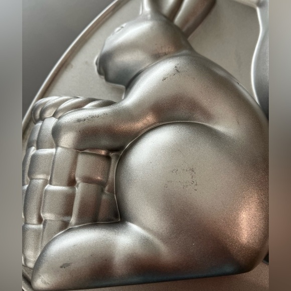 10Cup/2.4Liters Nordic Ware USA Easter Bunny 3D Basket Cake Pan Rabbit Baking - Picture 7 of 8